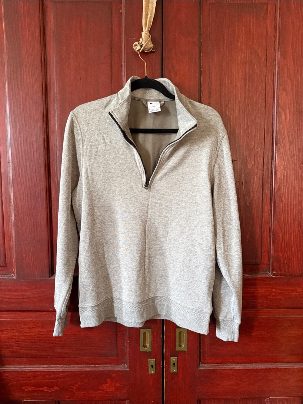 Nike Men's Quarter-Zip Sweater in Light Heather Gray